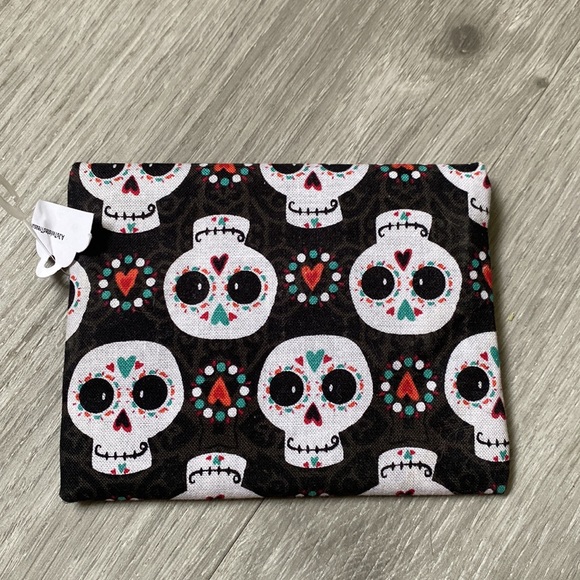 Small zip - Picture 3 of 3